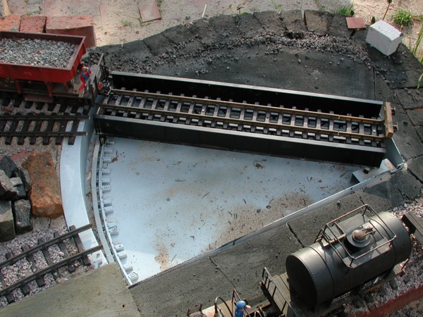 Segmentdrehscheibe für die Umfahrung des Bahnhofes